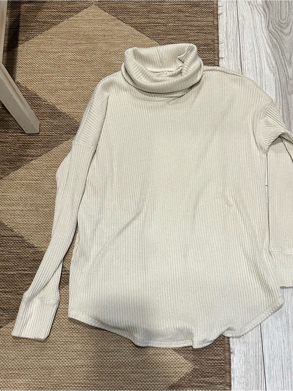 American Eagle Cream  Ribbed Turtleneck Sweater